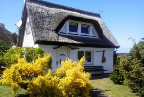 Ferienhaus Brise - Schmugglerhus in Wieck Am Darß